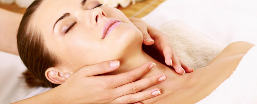 8 Cách chống lão hóa da vùng cổ tự nhiên - Hoa Thien Thao Cosmetics