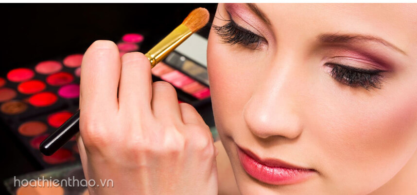 Điểm mặt những sai lầm chăm sóc da mùa hè - Hoa Thiên Thảo